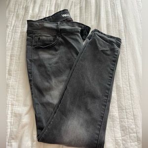 Black Wash Wallflower Jeans